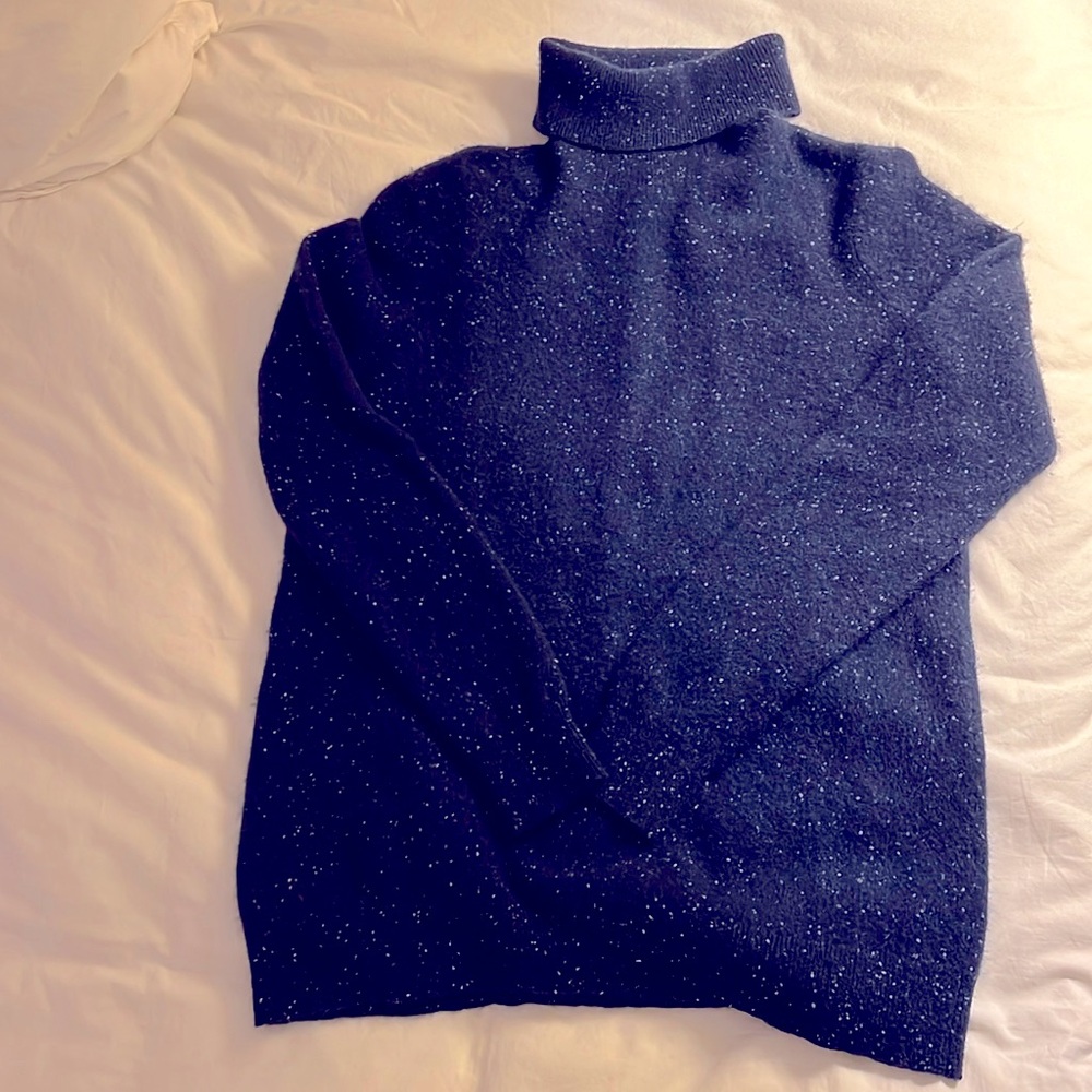 Bloomingdale’s Cashmere Turtleneck. Navy speckled. XL.